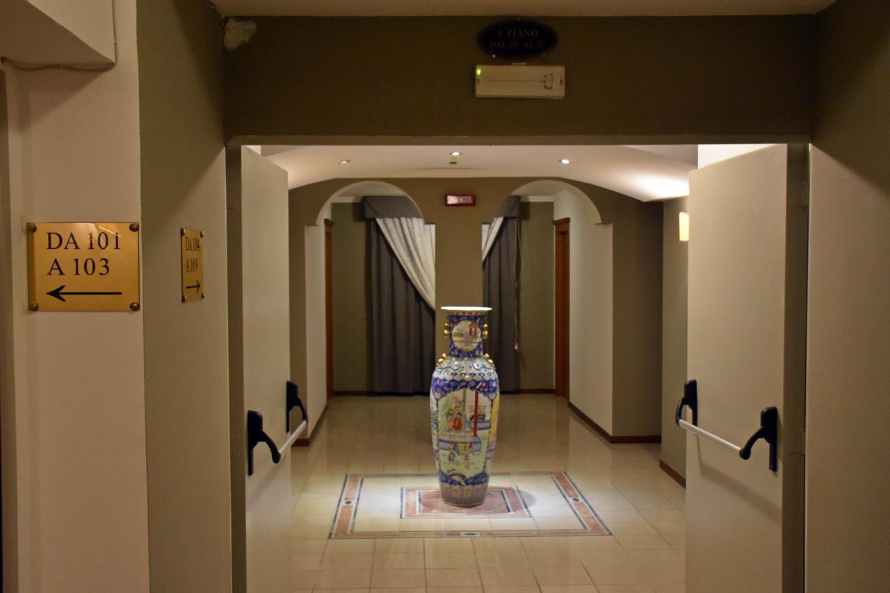 ホテル ジョイ カステル・ヴォルトゥルノ エクステリア 写真